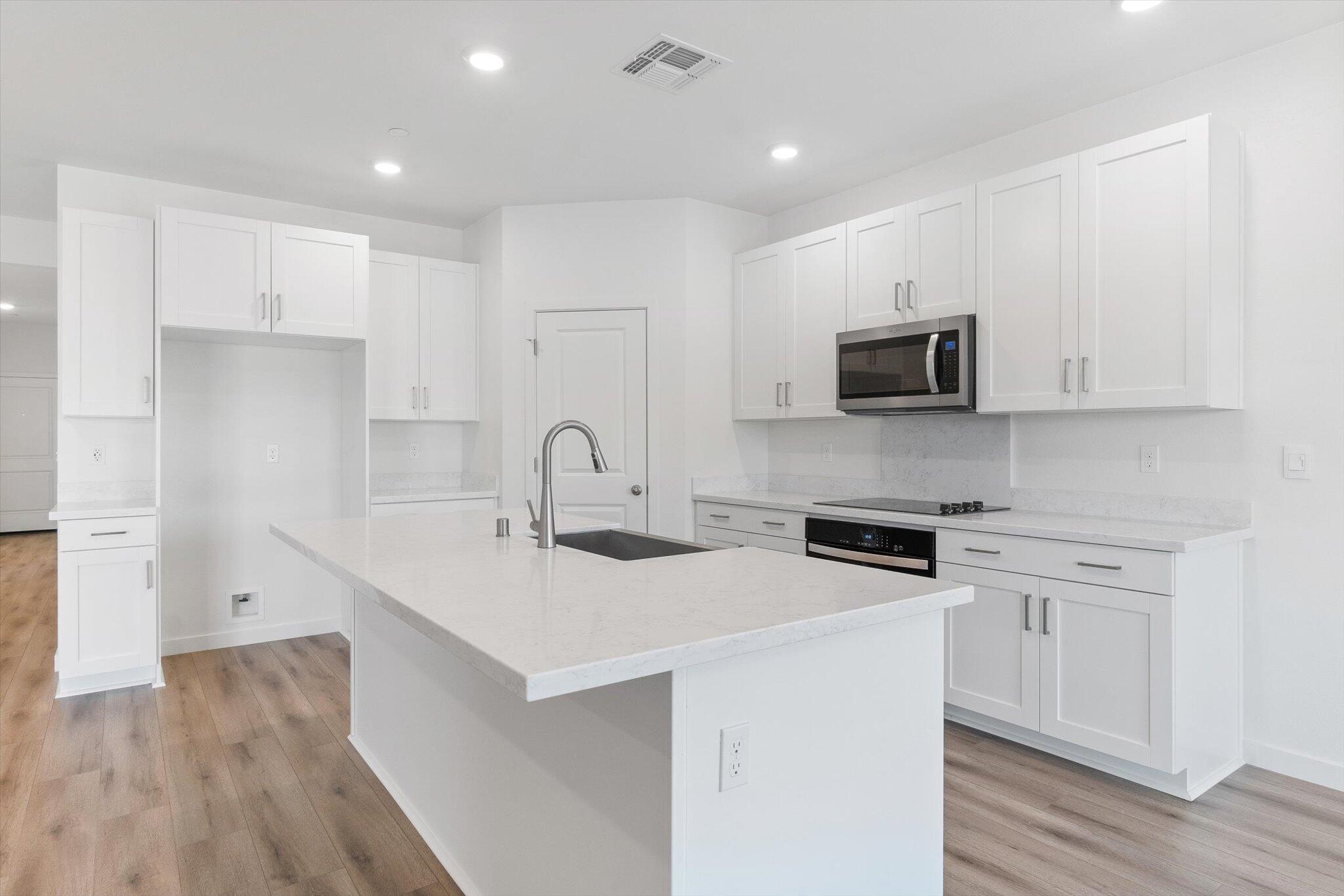 903 Katmai Place