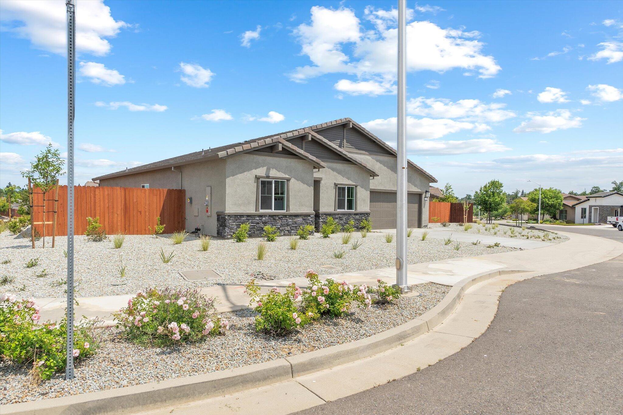 903 Katmai Place
