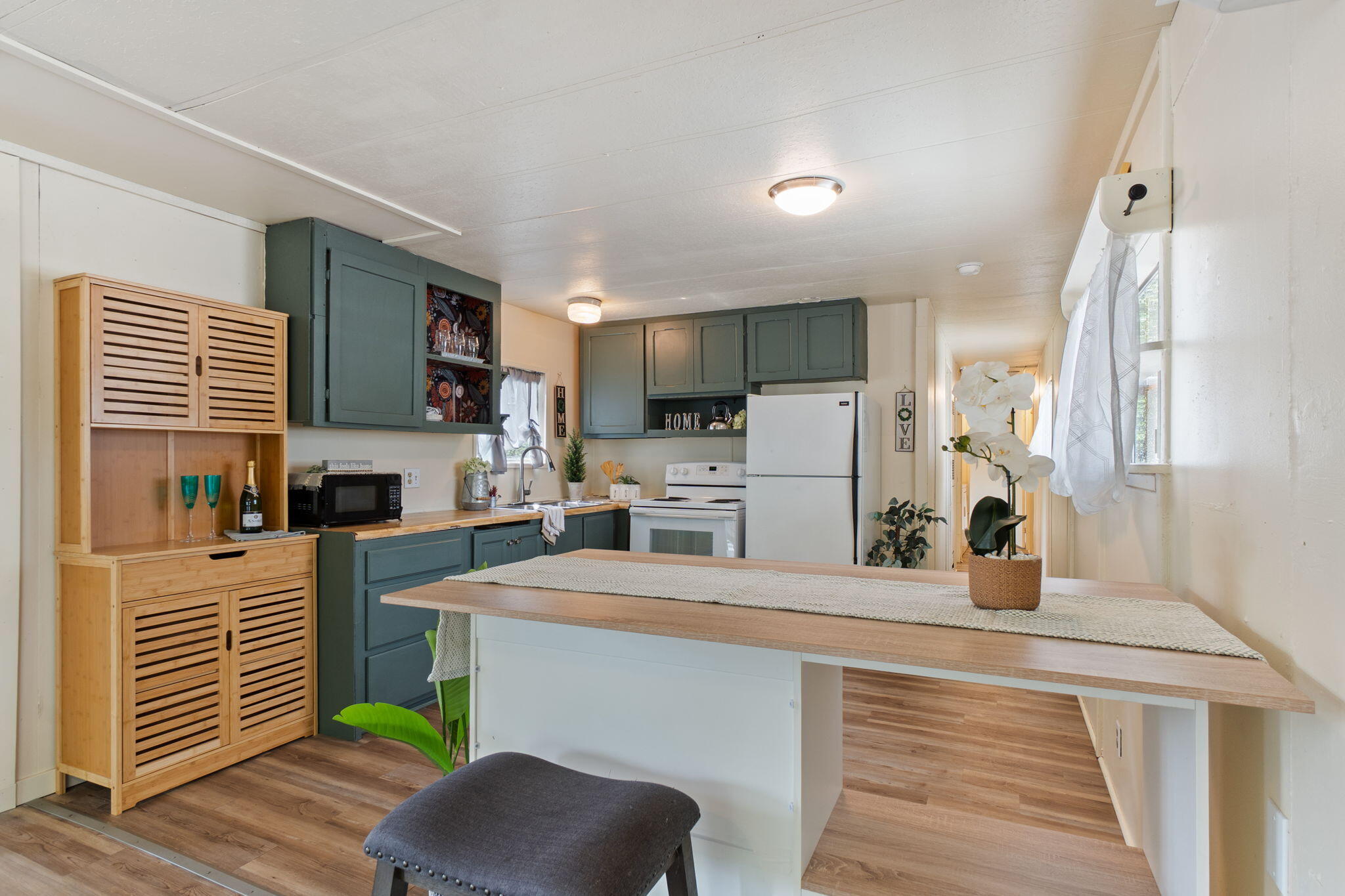 4410 Westside Road, 68