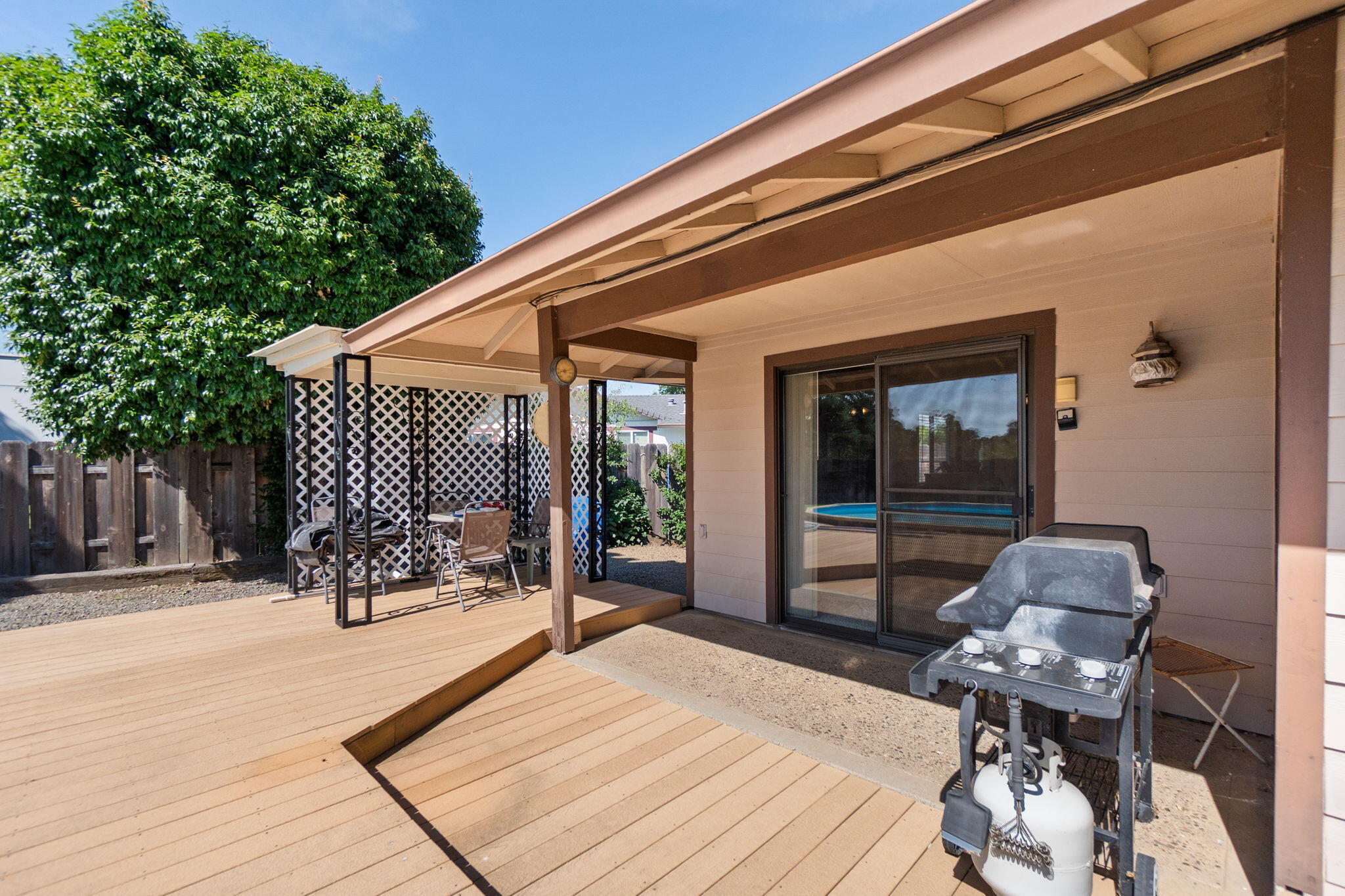 2560 Oriole Drive