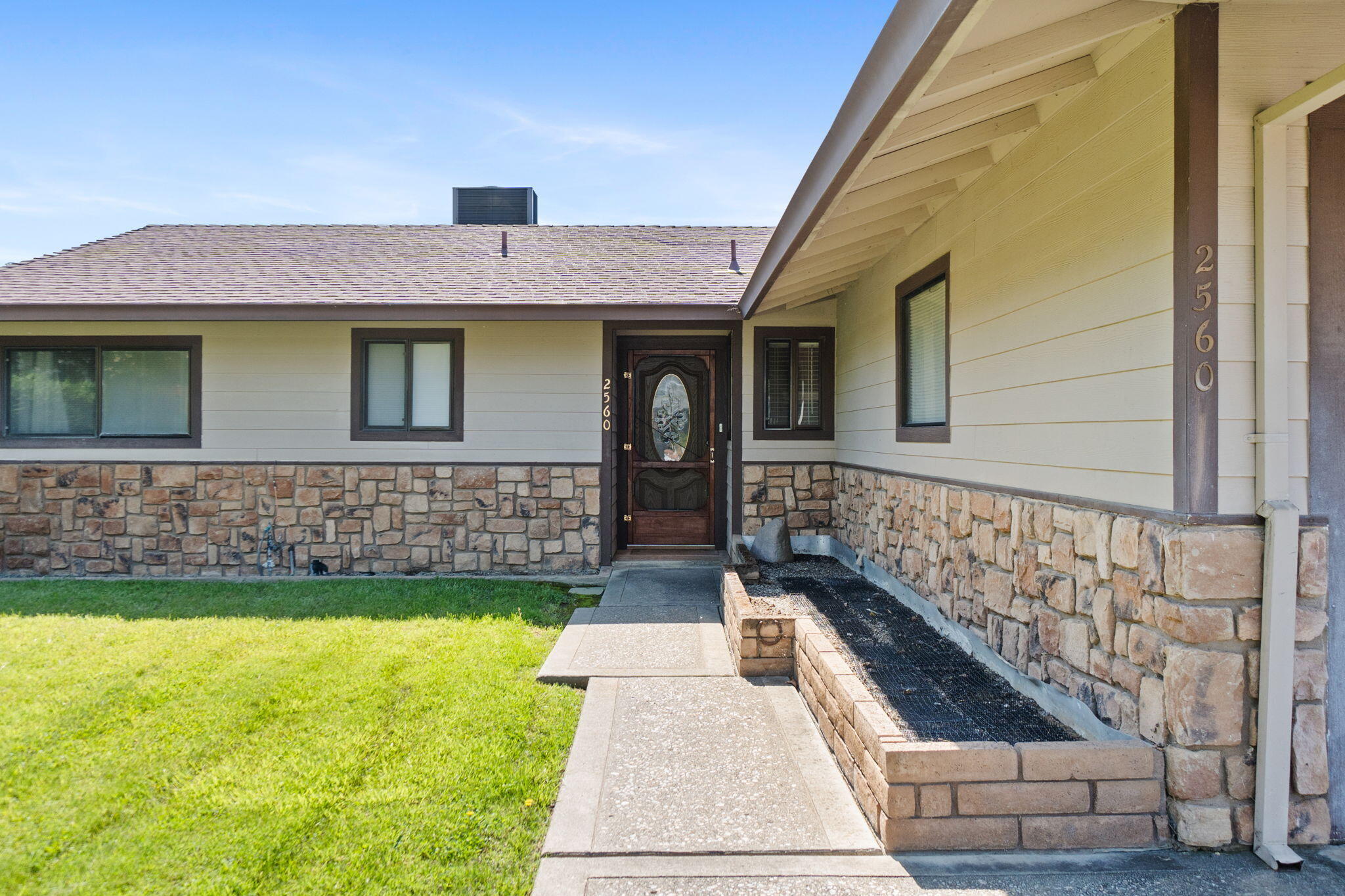 2560 Oriole Drive