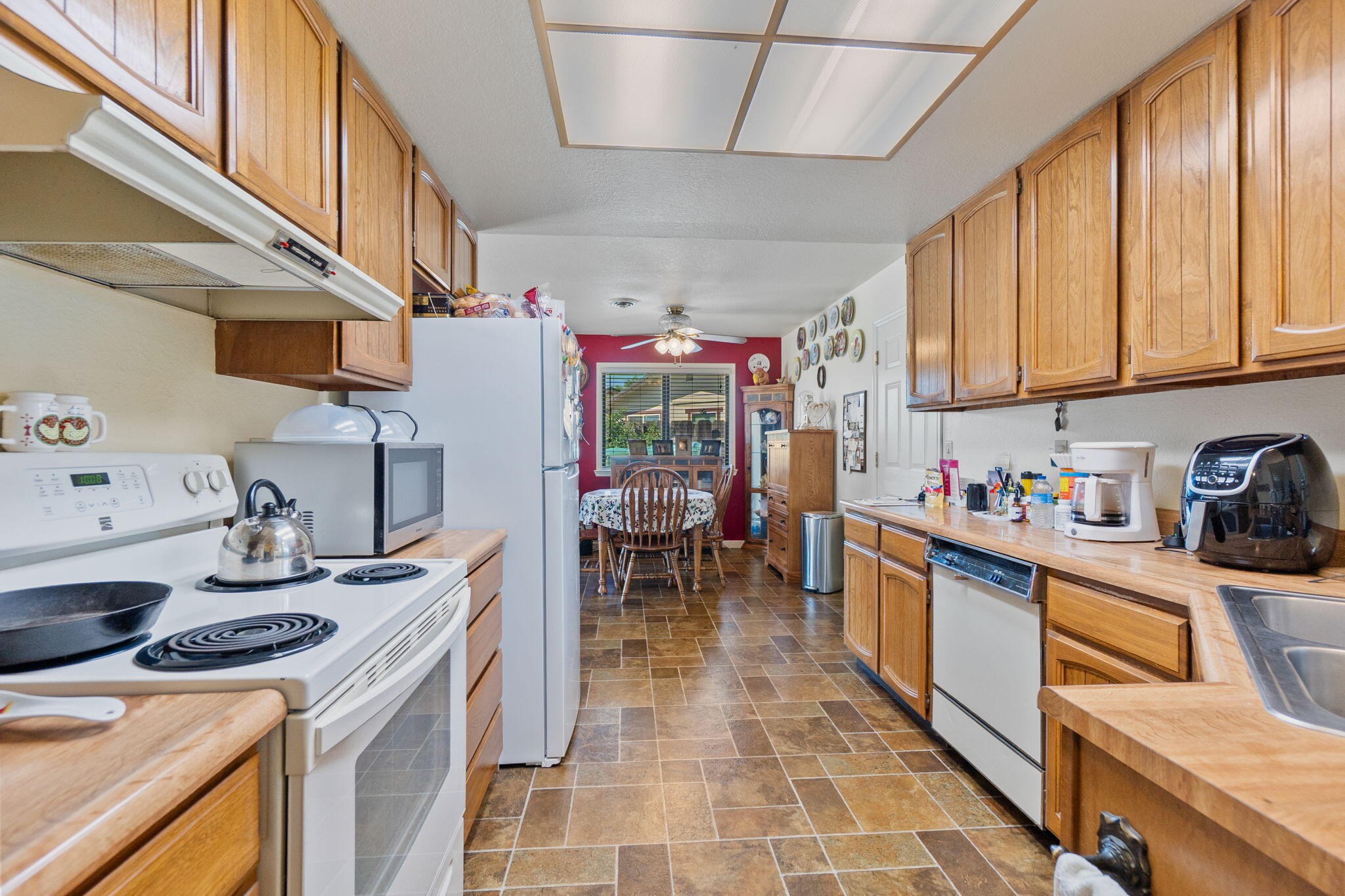 2560 Oriole Drive
