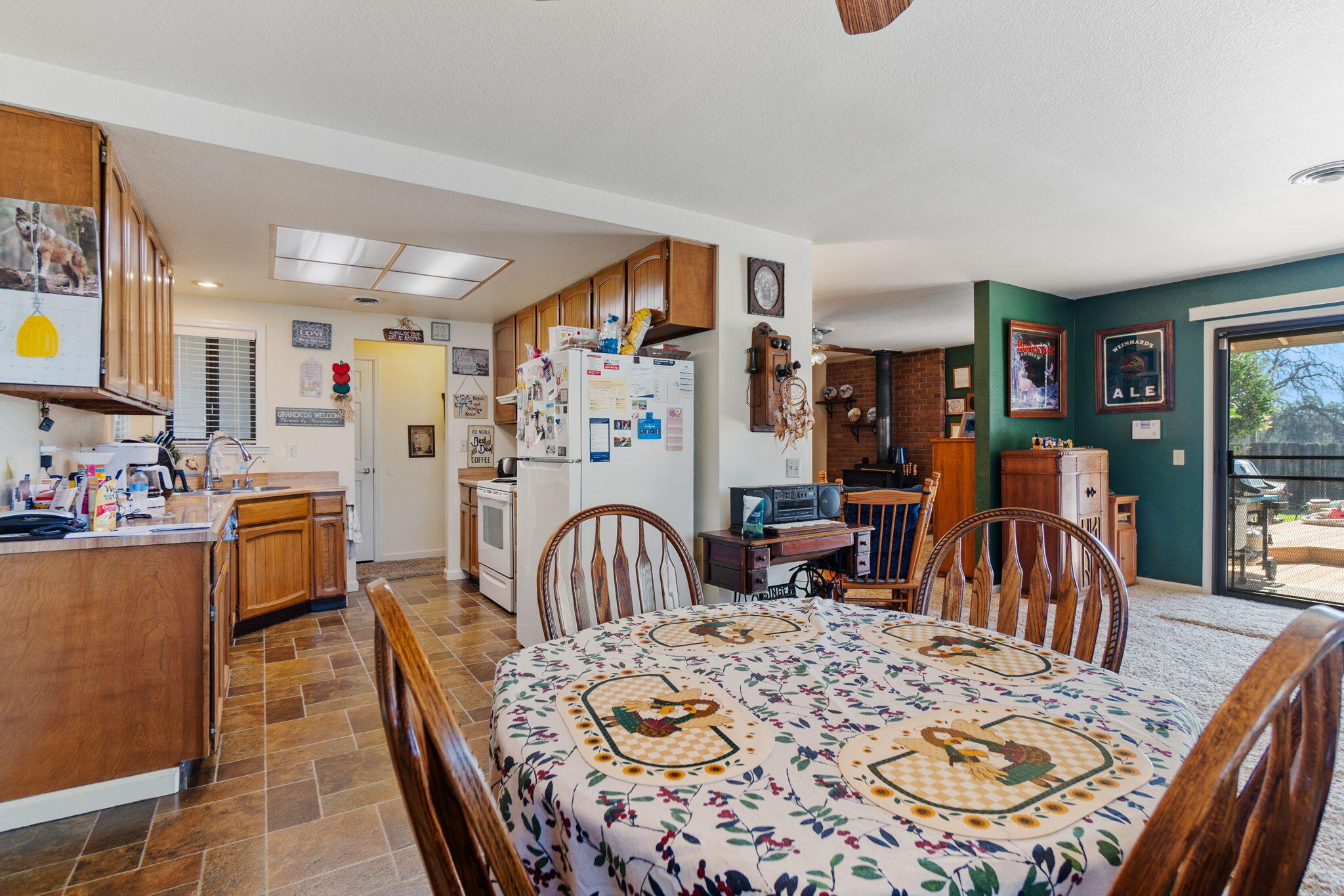 2560 Oriole Drive