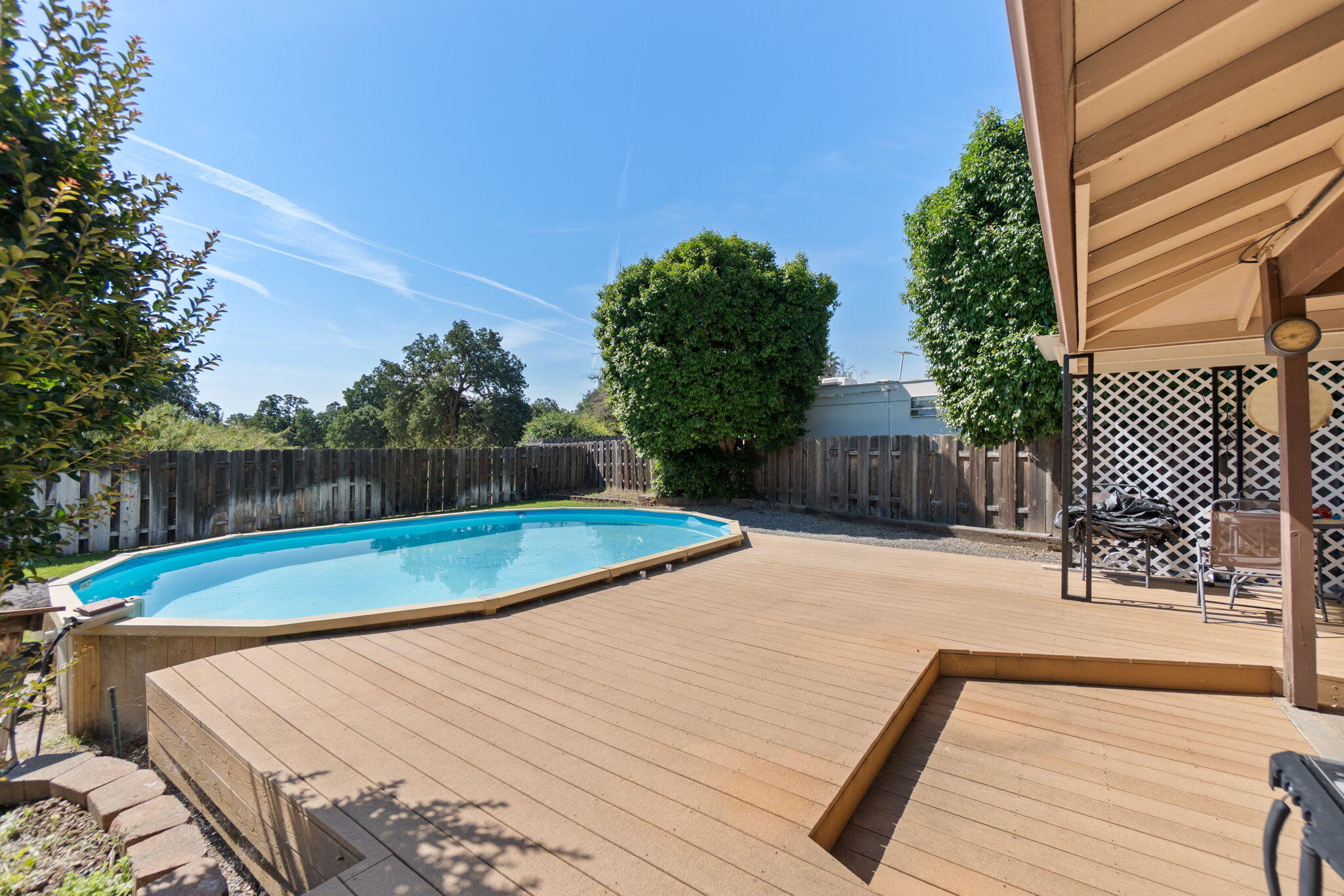 2560 Oriole Drive