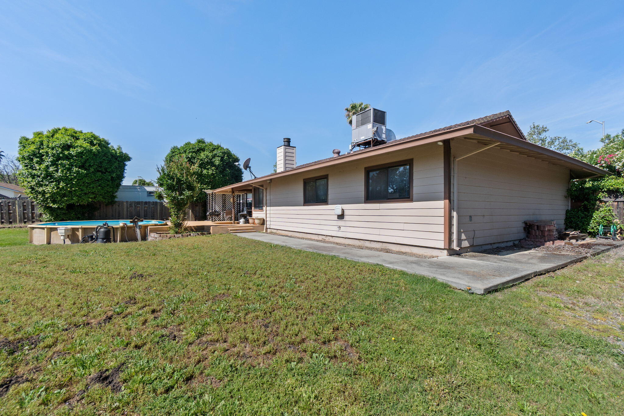 2560 Oriole Drive