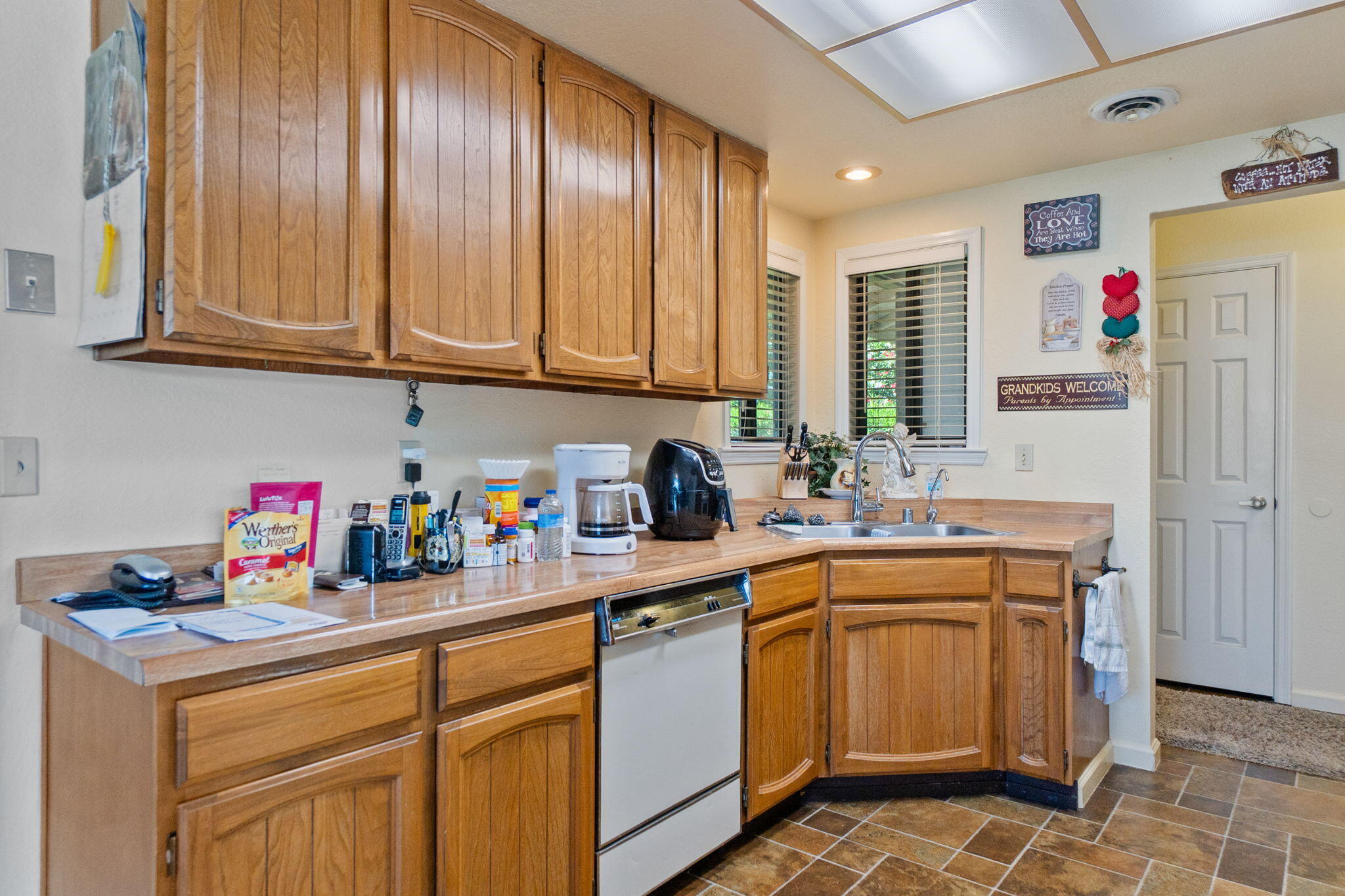 2560 Oriole Drive