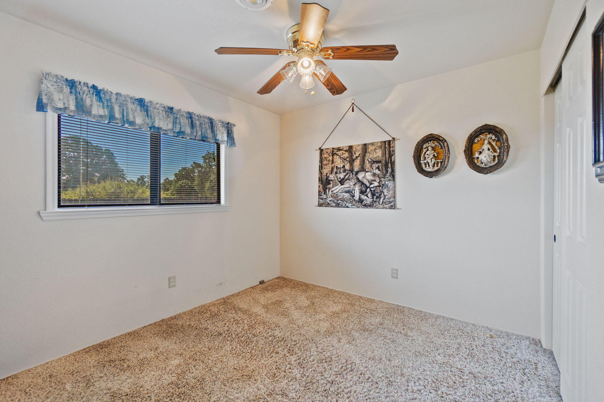 2560 Oriole Drive