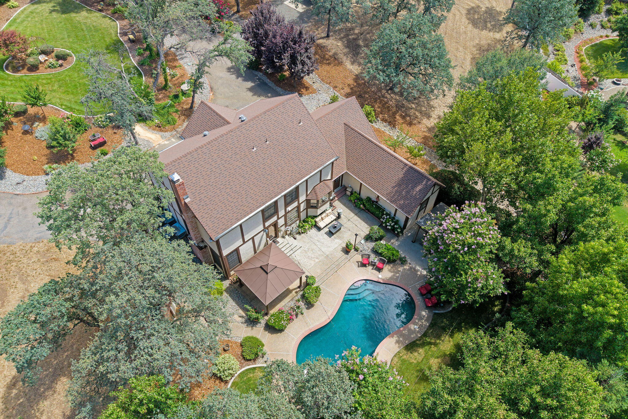 2990 Forest Hills Drive