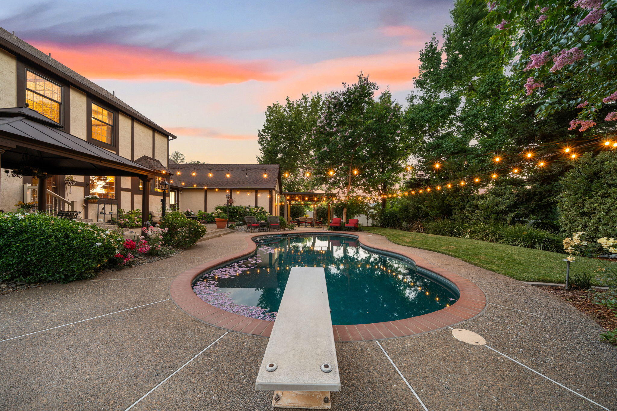 2990 Forest Hills Drive