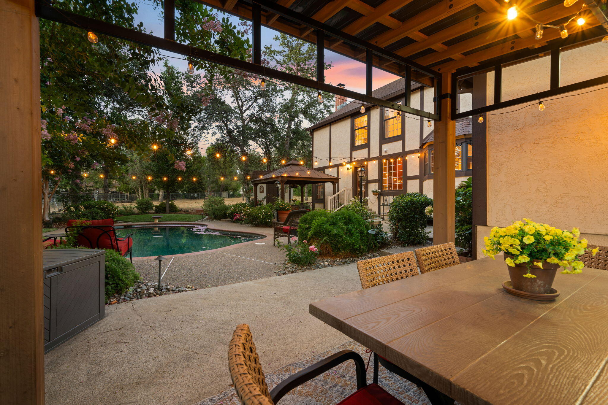 2990 Forest Hills Drive