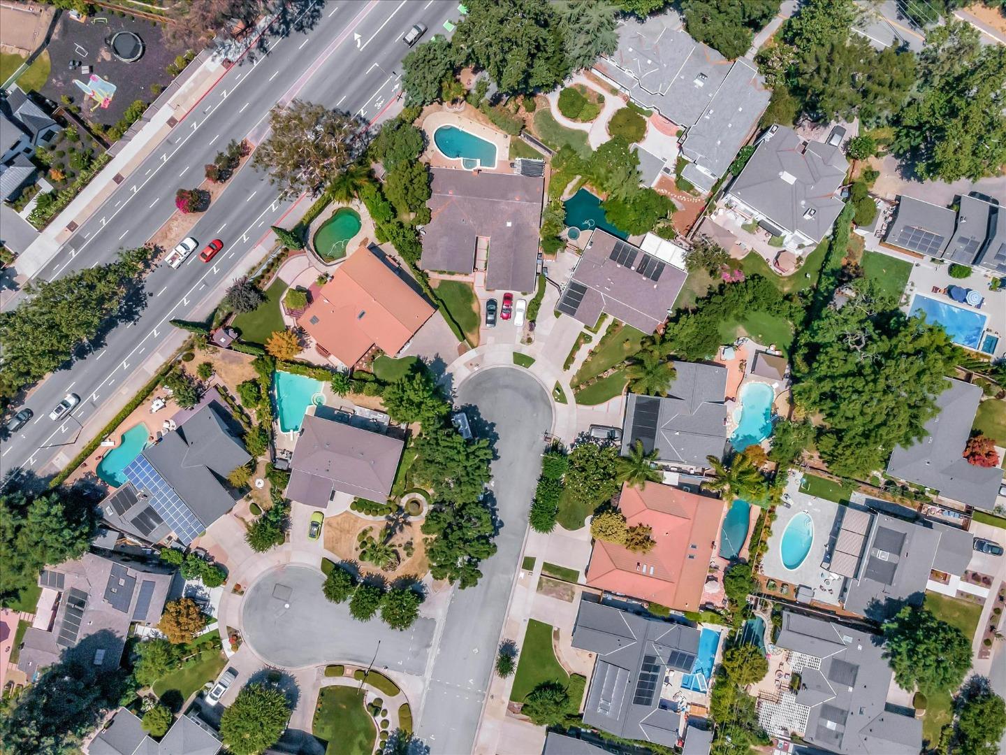 2012 Park Royal Dr