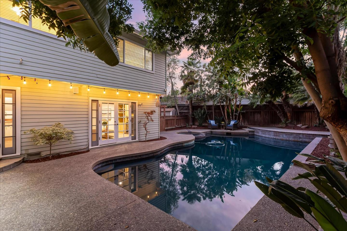 2012 Park Royal Dr