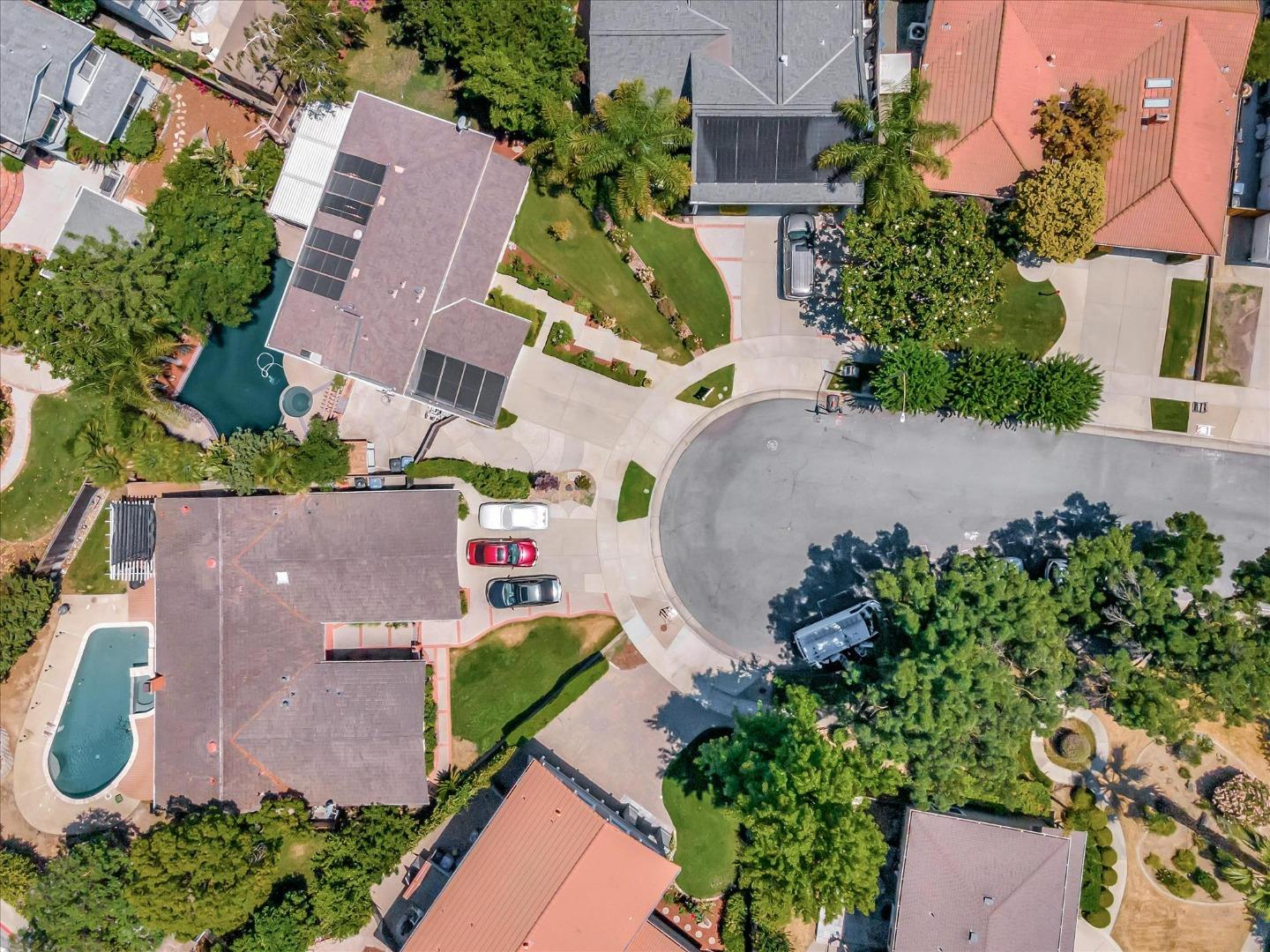 2012 Park Royal Dr