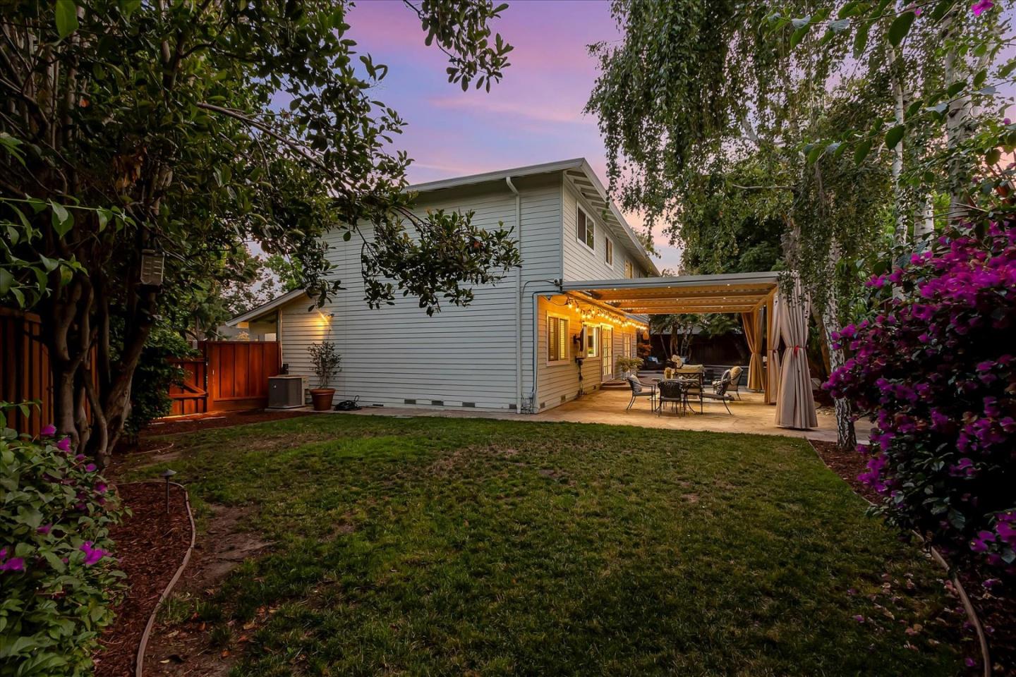 2012 Park Royal Dr