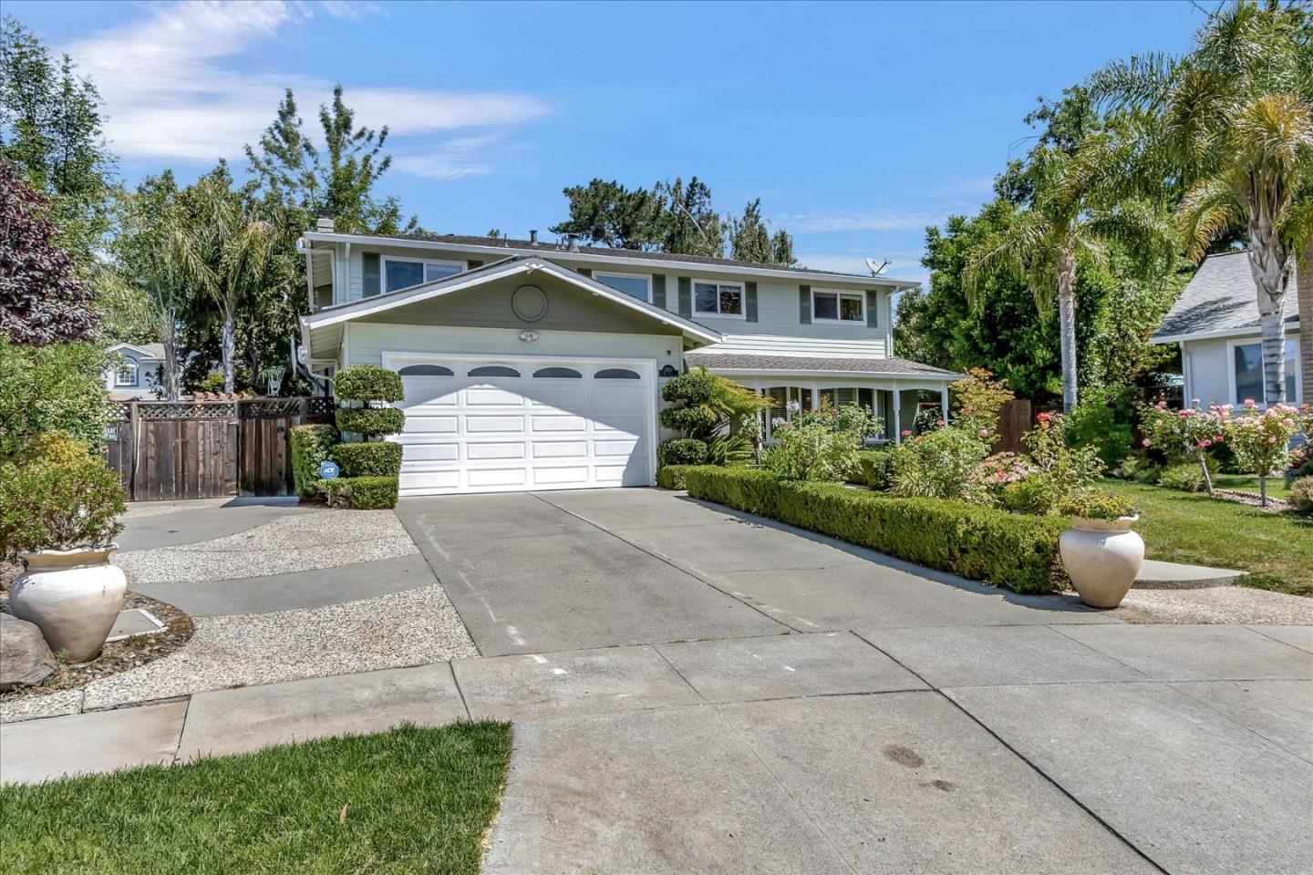 2012 Park Royal Dr