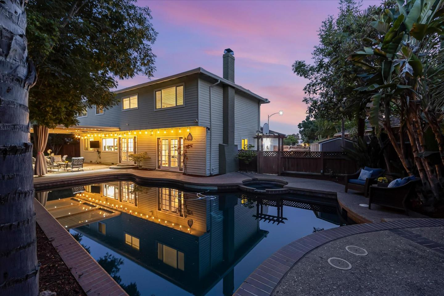 2012 Park Royal Dr