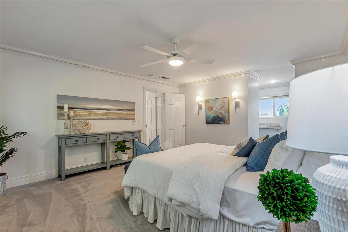 2012 Park Royal Dr