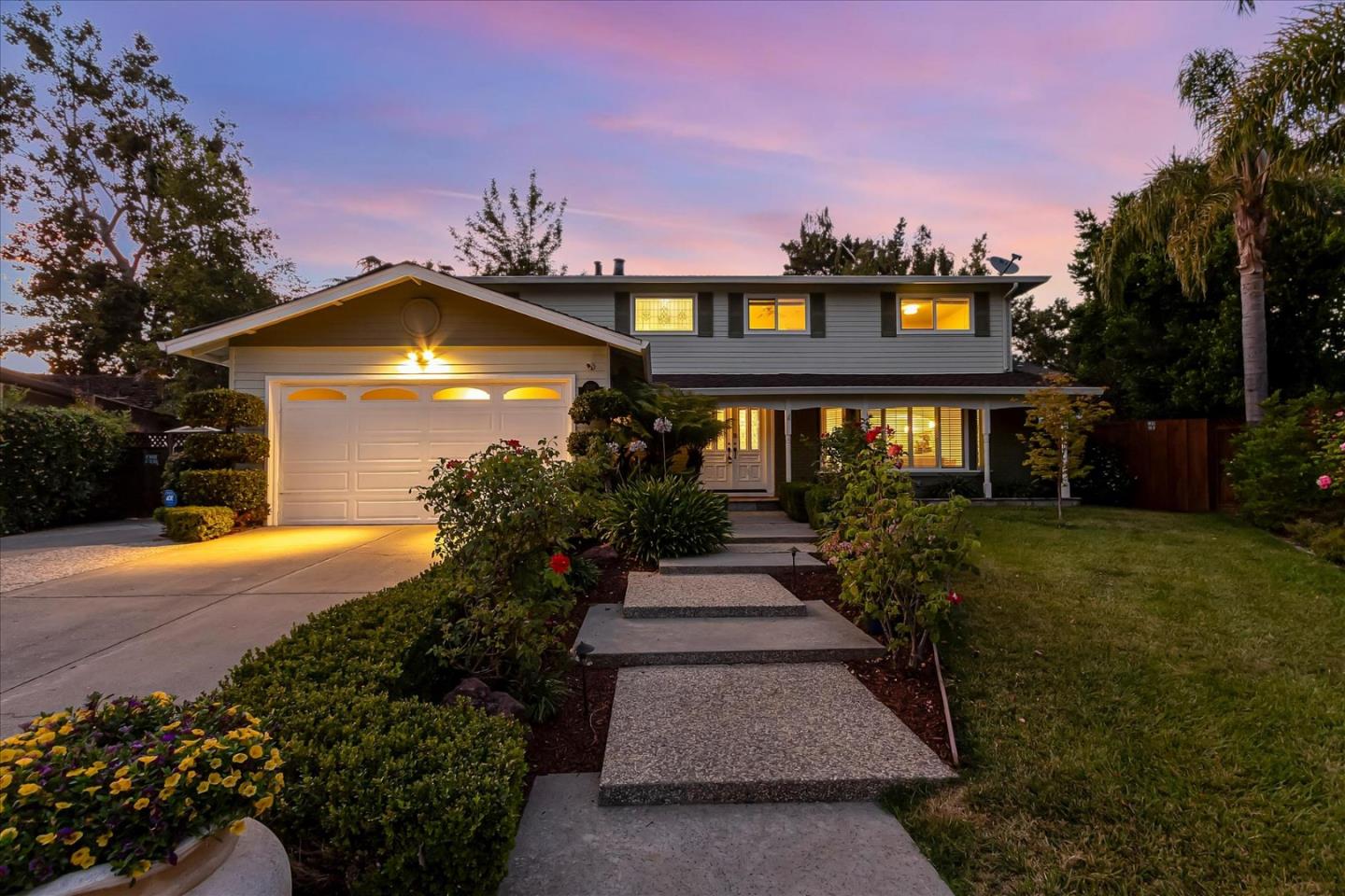2012 Park Royal Dr