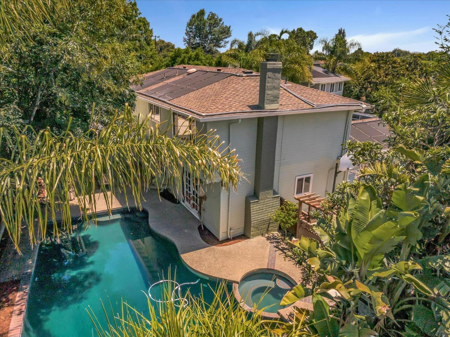 2012 Park Royal Dr