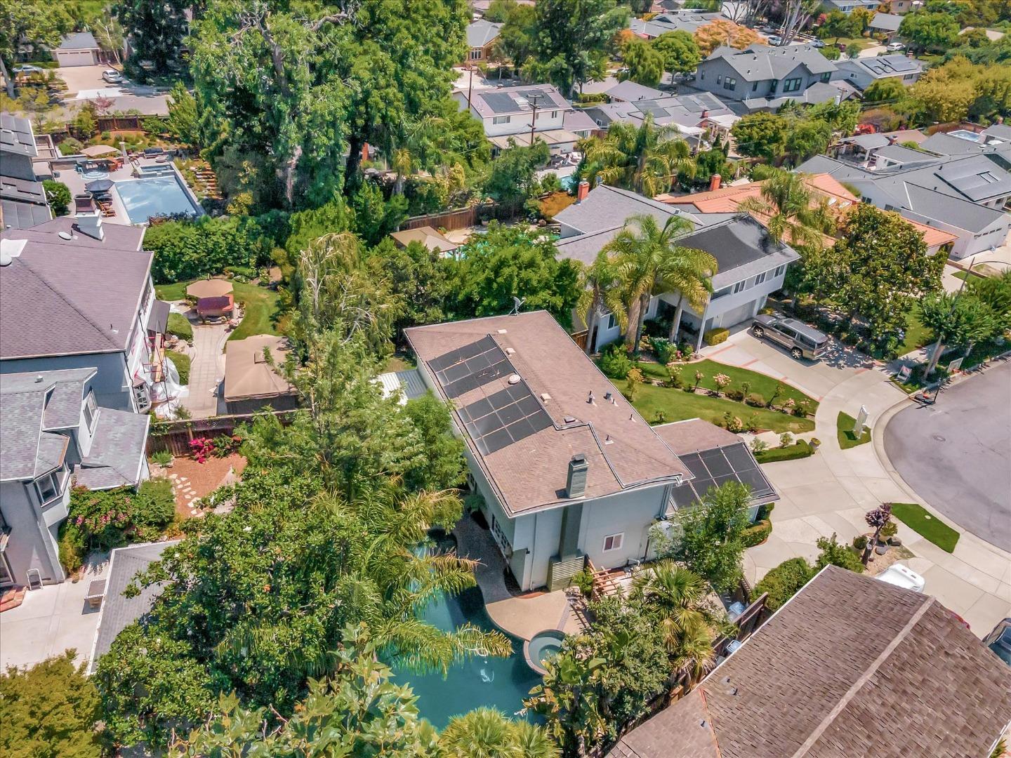 2012 Park Royal Dr