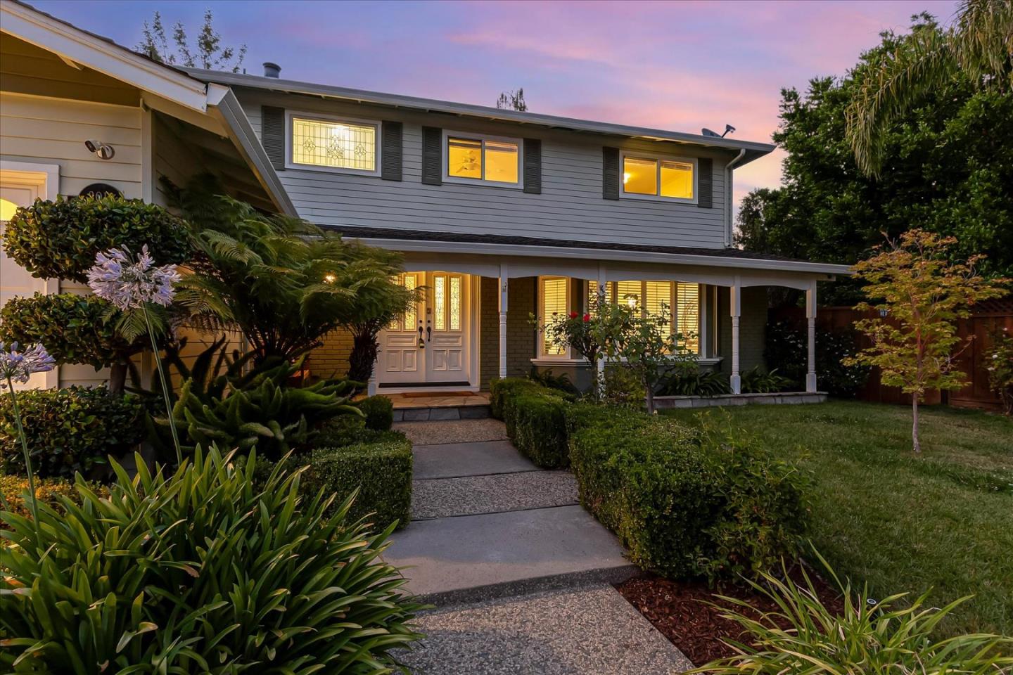 2012 Park Royal Dr