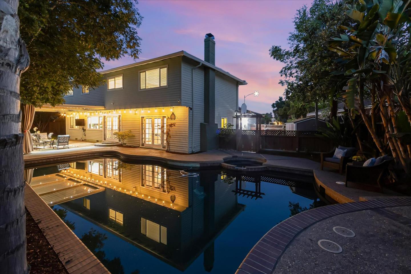 2012 Park Royal Dr