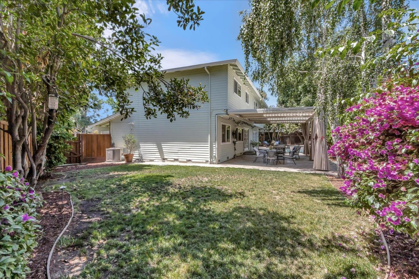 2012 Park Royal Dr