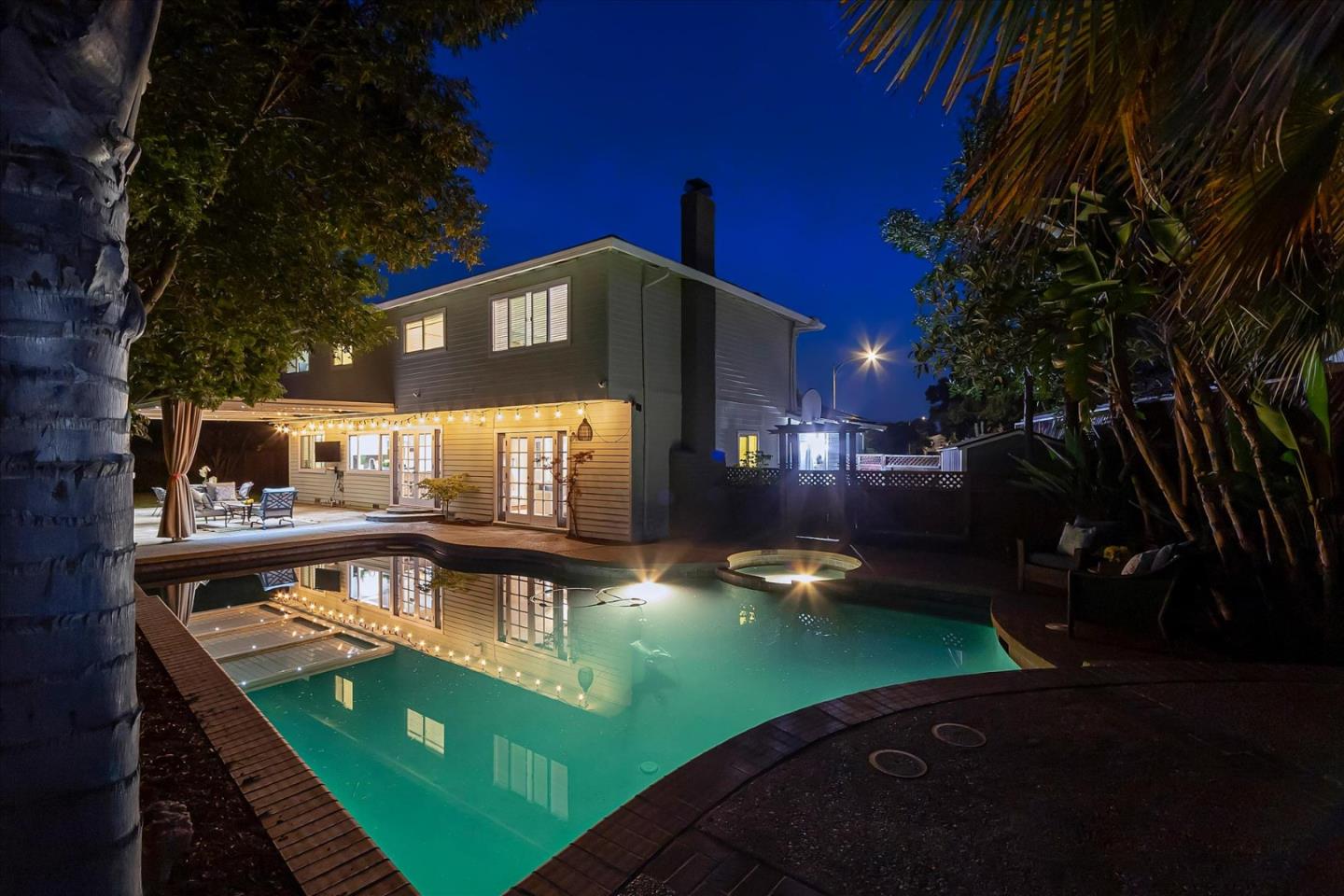 2012 Park Royal Dr