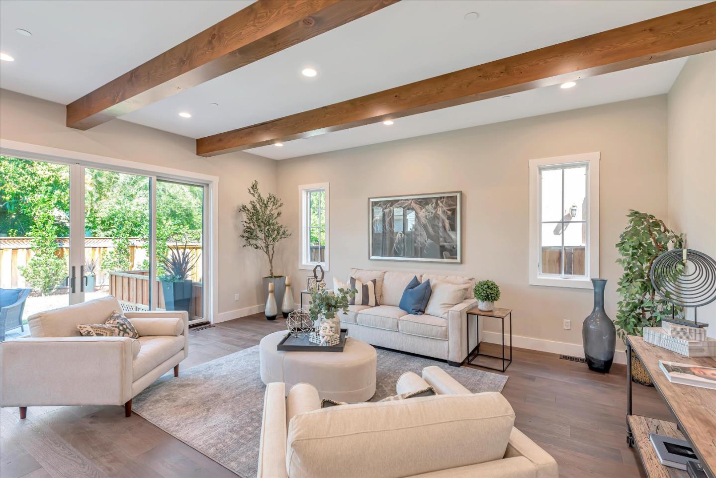 1022 Clintonia AVE
