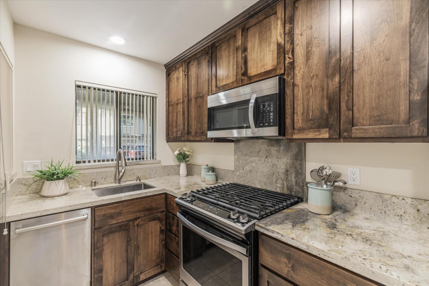 530 Felix WAY