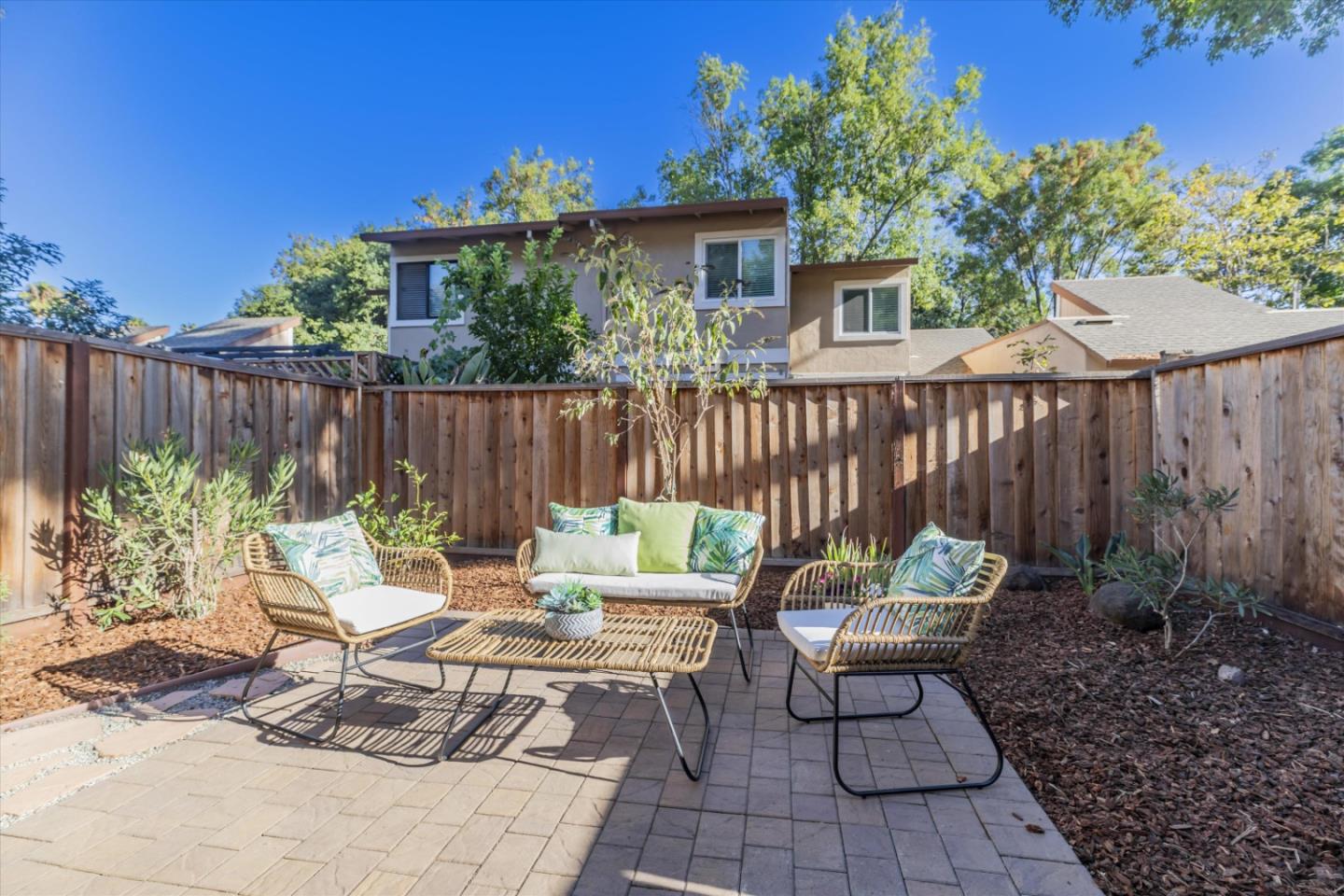 530 Felix WAY