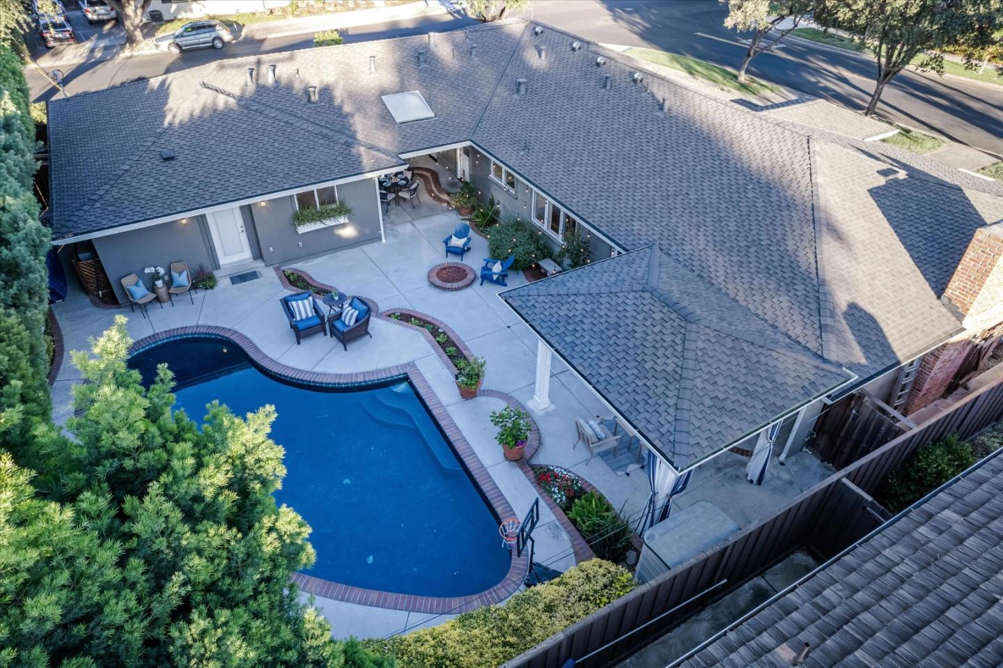 1701 Sweetbriar DR