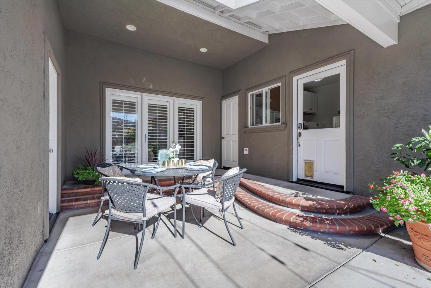 1701 Sweetbriar DR