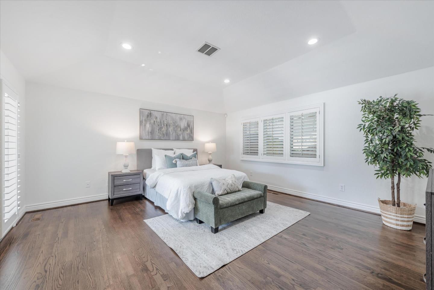 1701 Sweetbriar DR