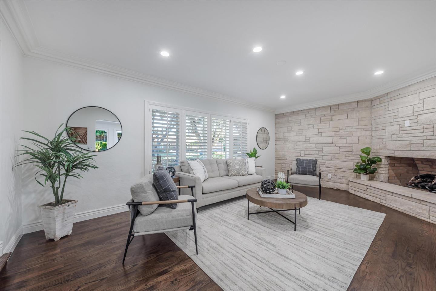 1701 Sweetbriar DR