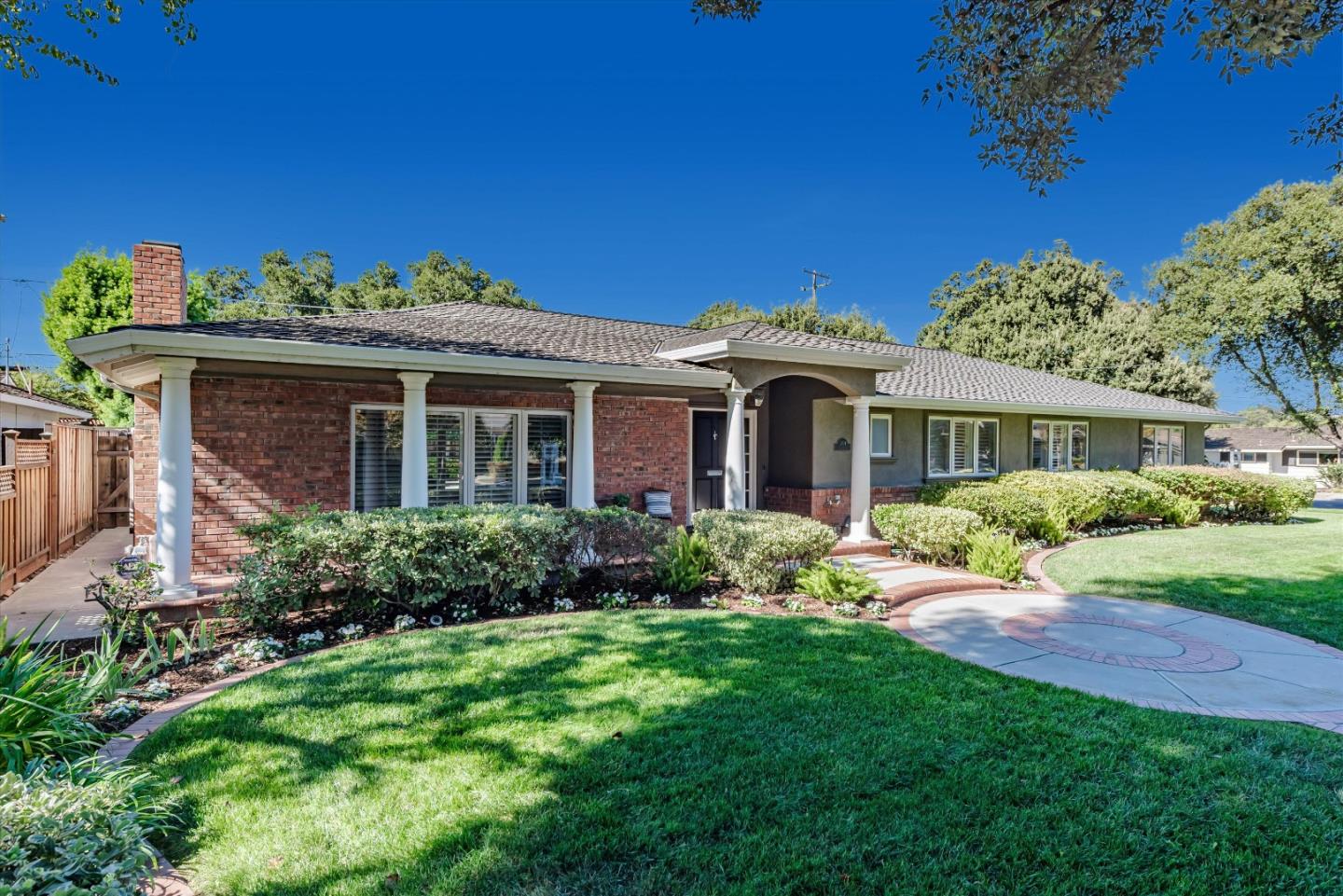 1701 Sweetbriar DR