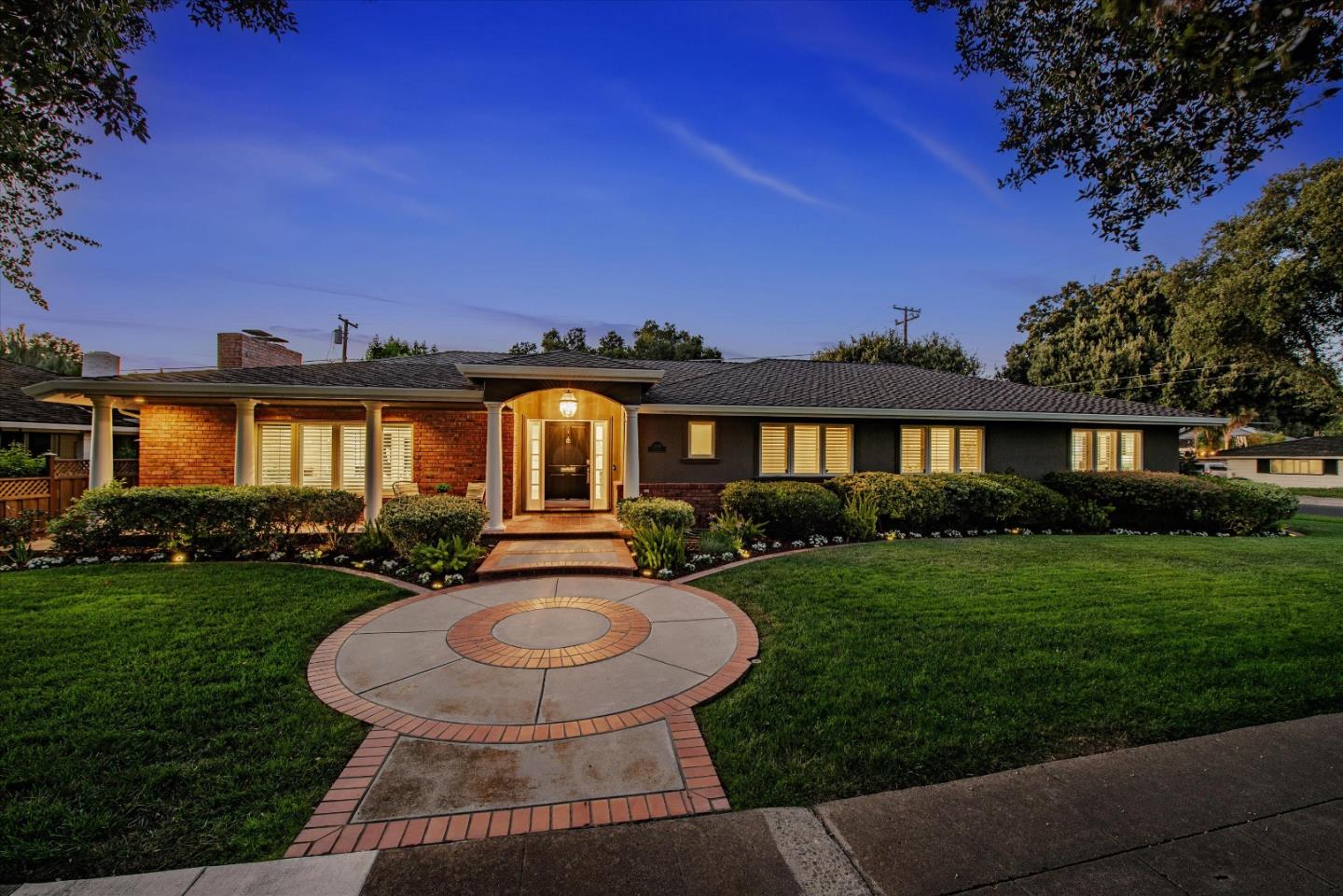 1701 Sweetbriar DR