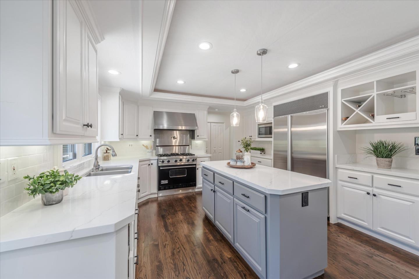 1701 Sweetbriar DR