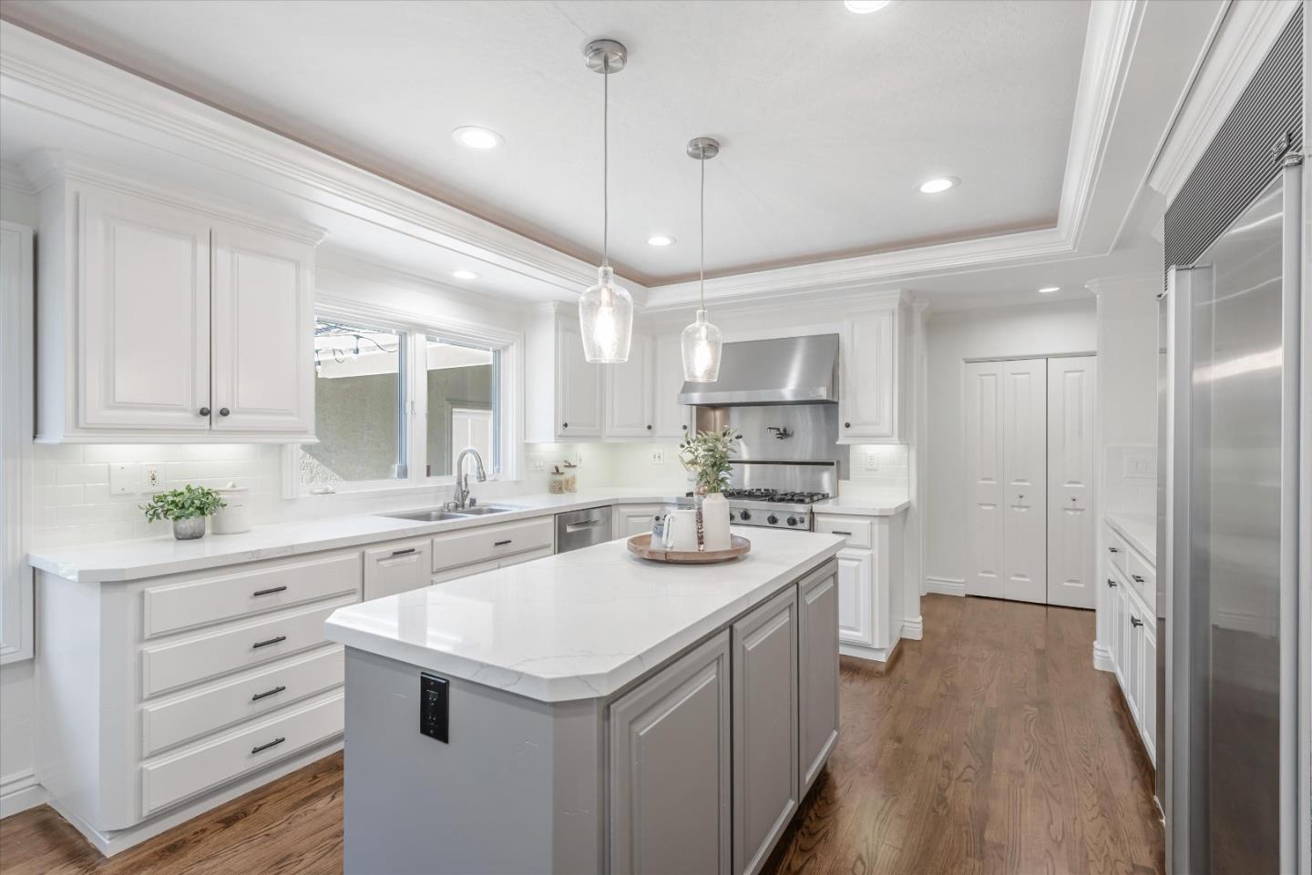 1701 Sweetbriar DR