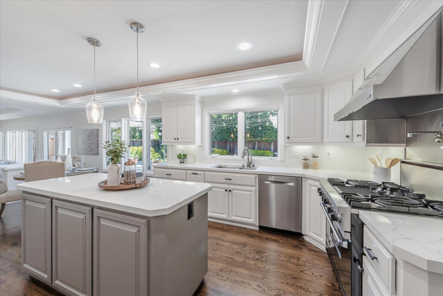1701 Sweetbriar DR