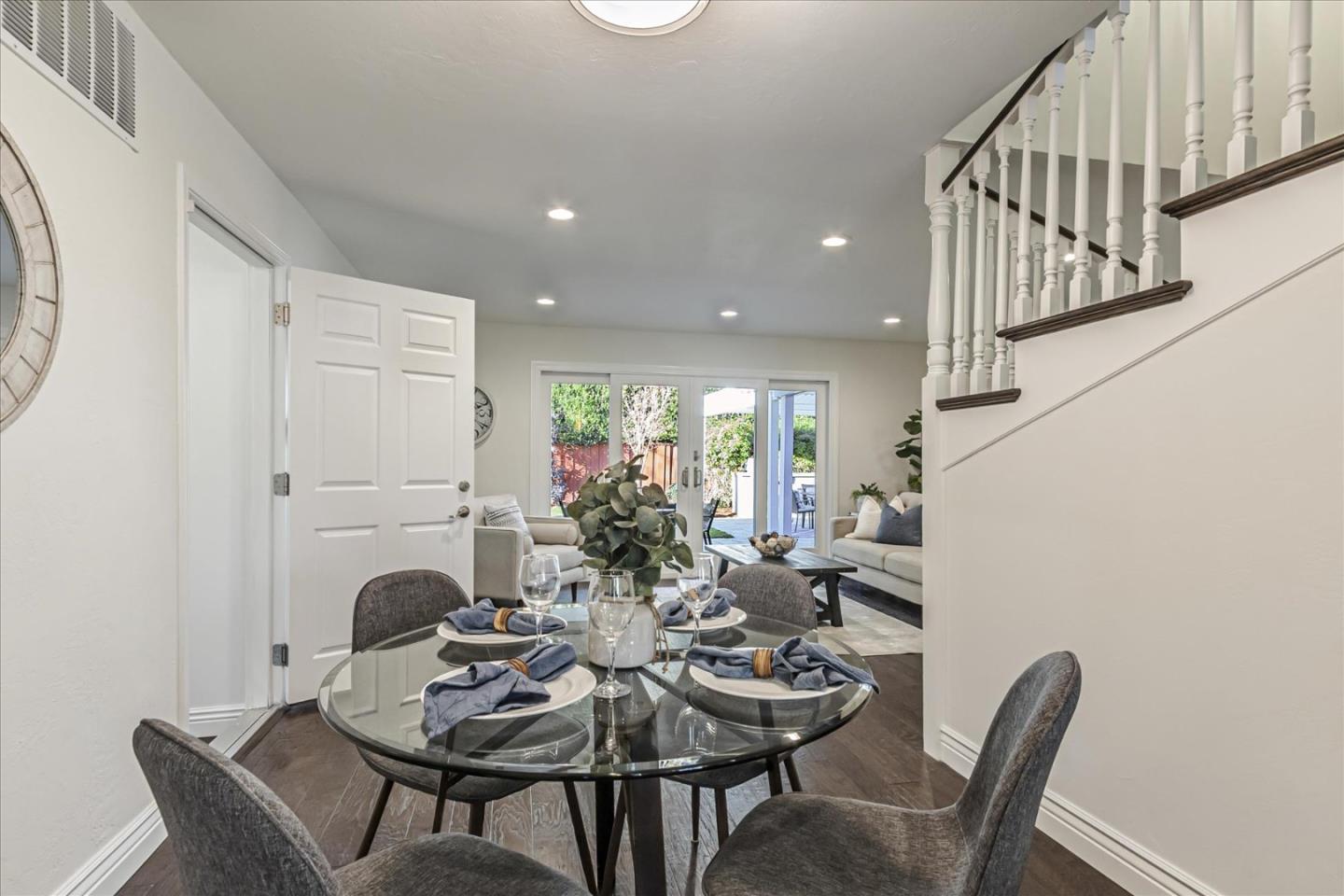 1221 Sierra Mar DR