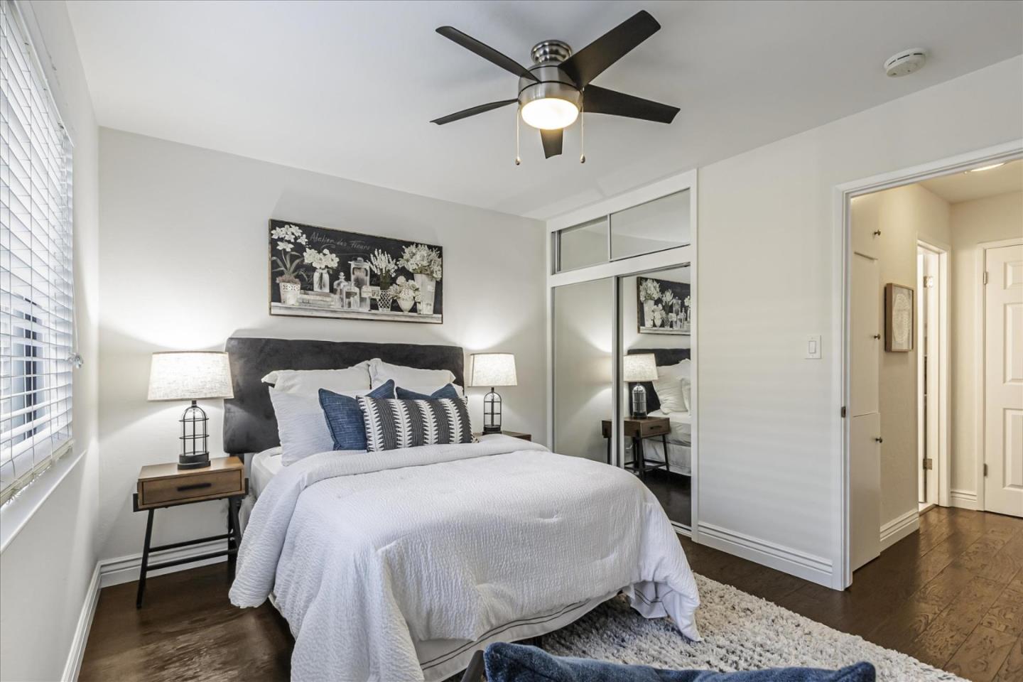 1221 Sierra Mar DR