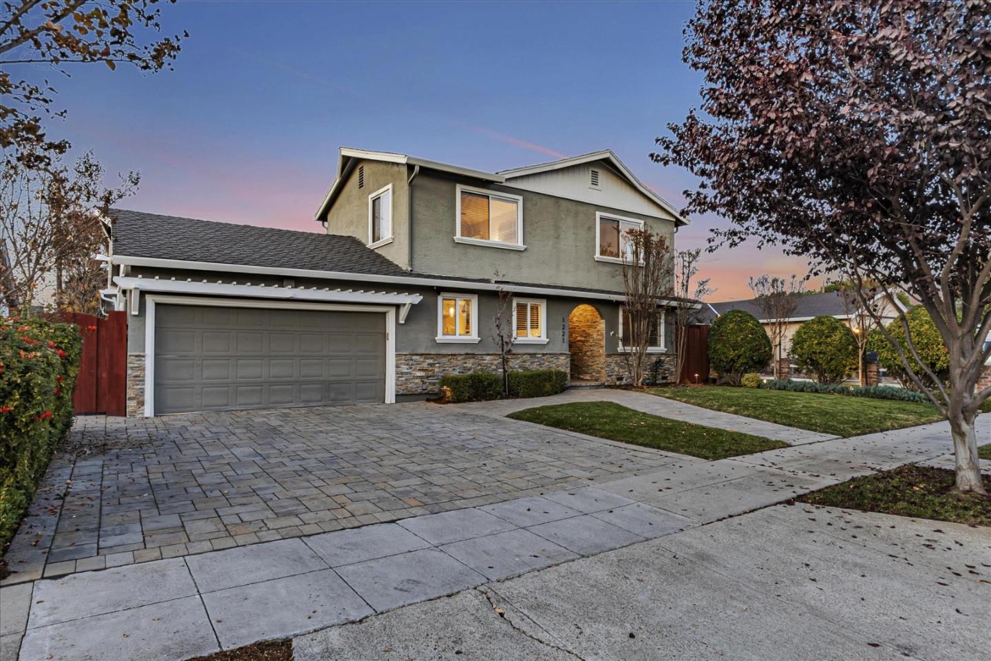 1221 Sierra Mar DR