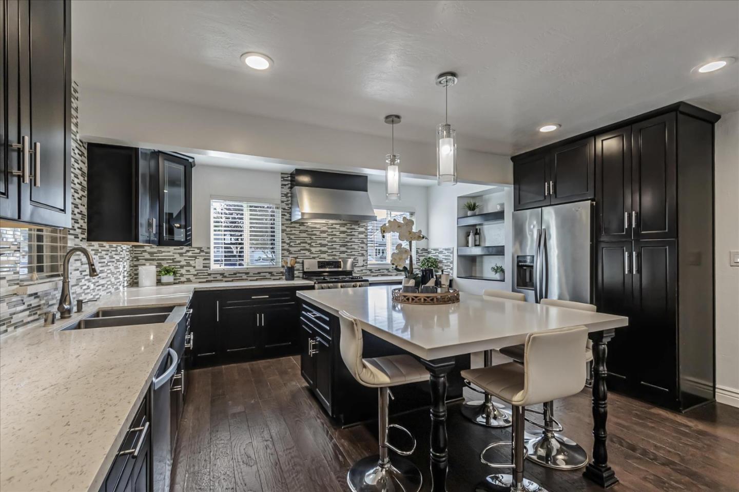 1221 Sierra Mar DR