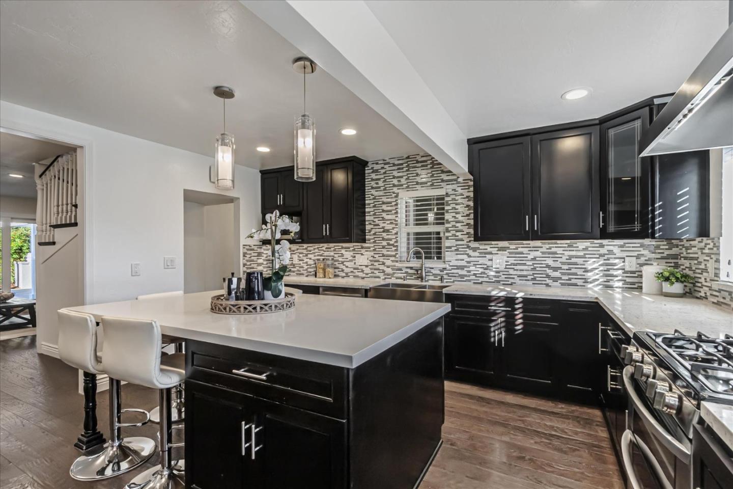 1221 Sierra Mar DR