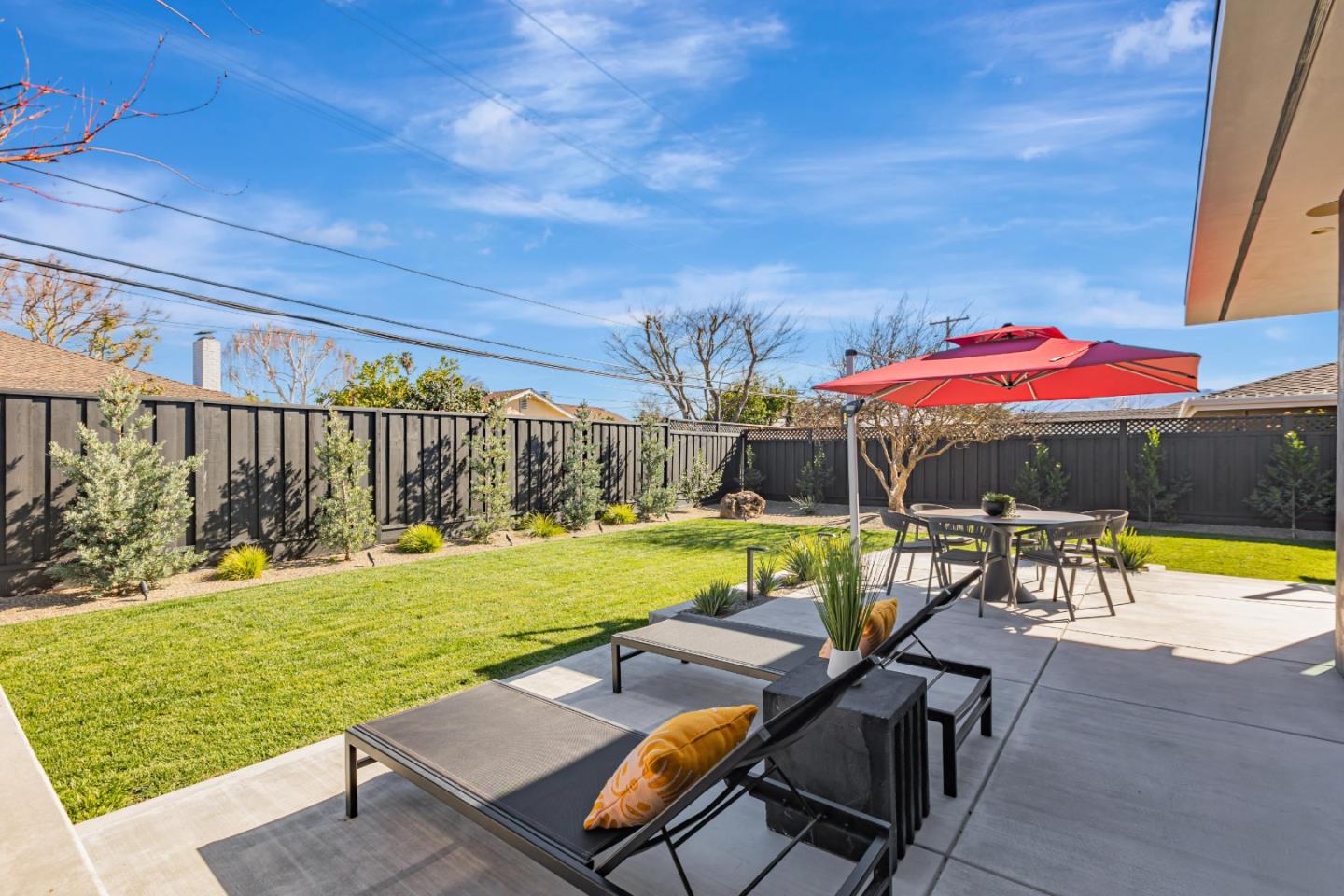 2896 Gardendale DR