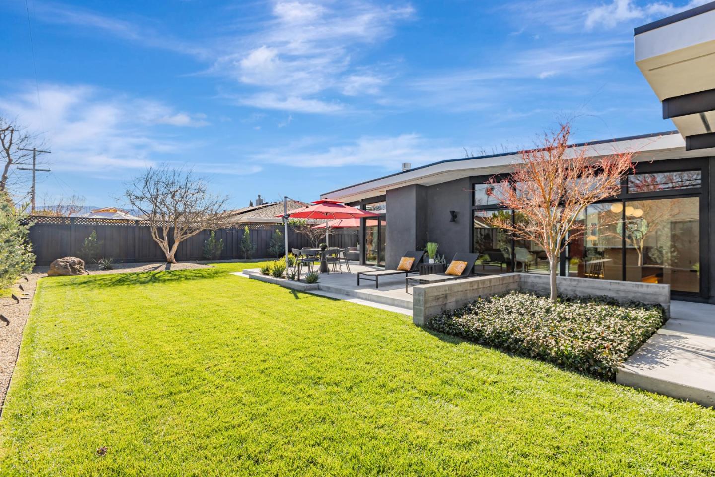 2896 Gardendale DR