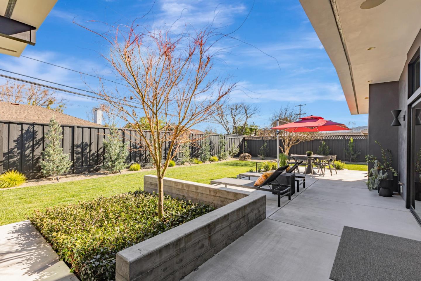 2896 Gardendale DR