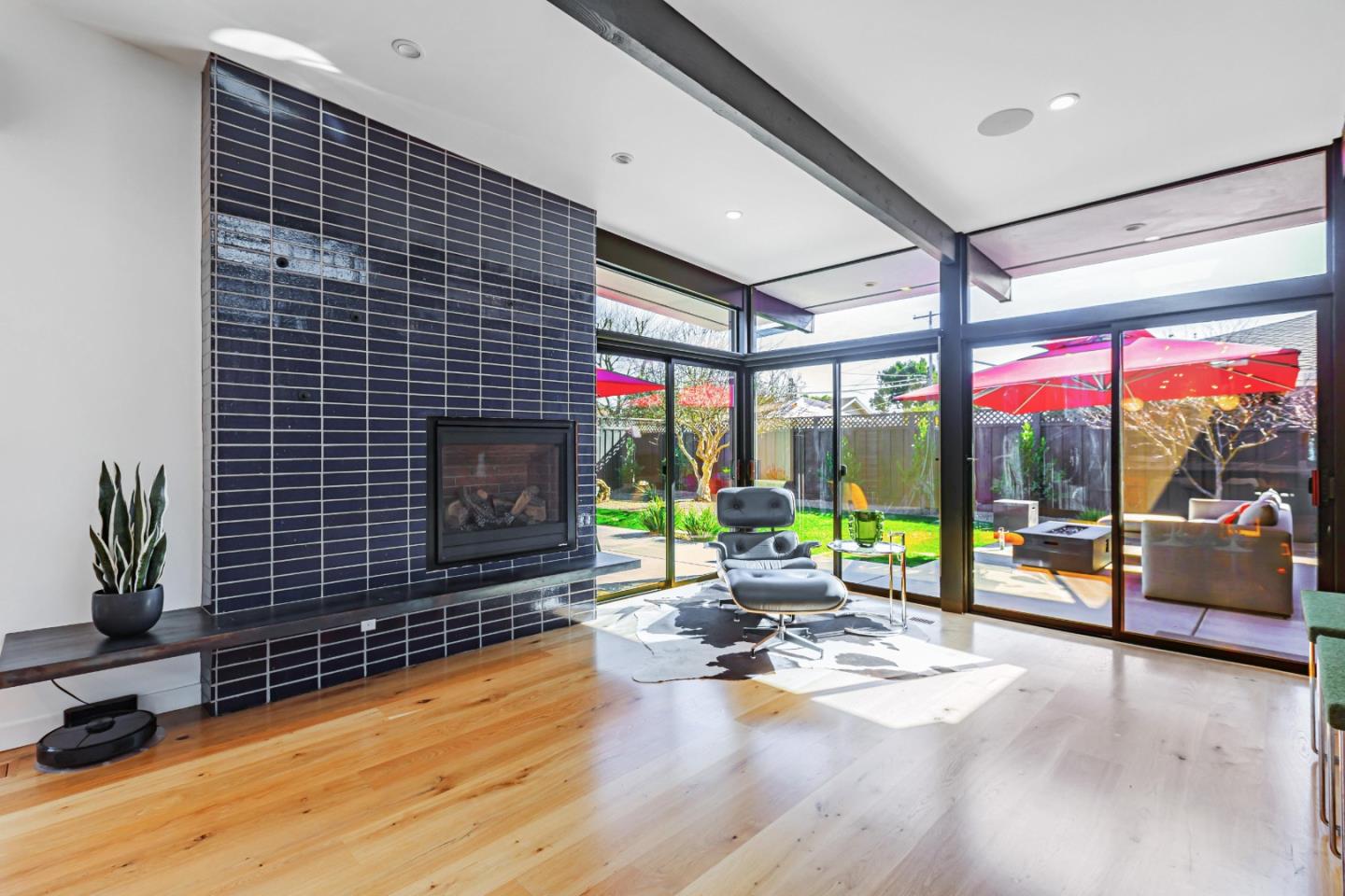 2896 Gardendale DR