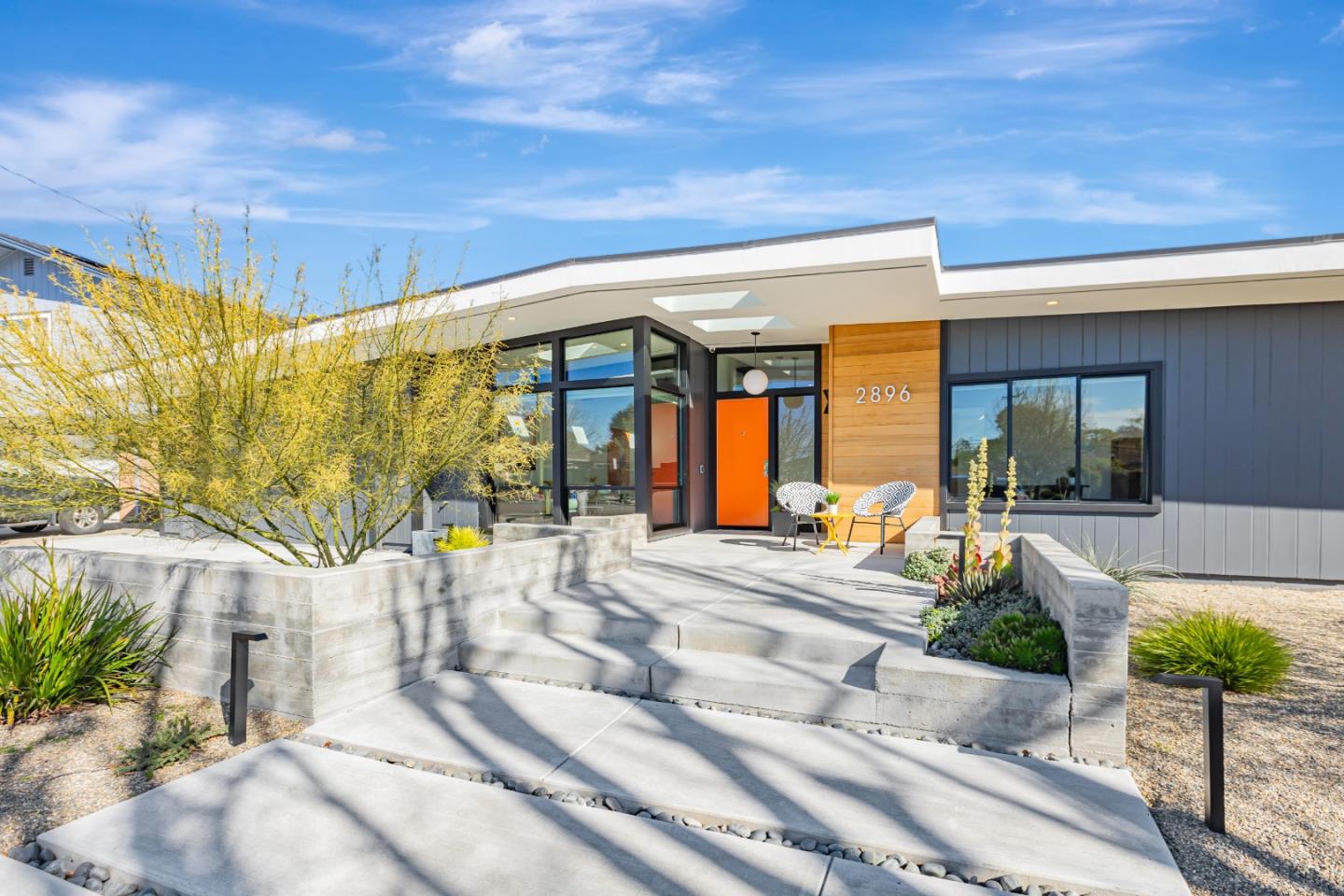 2896 Gardendale DR